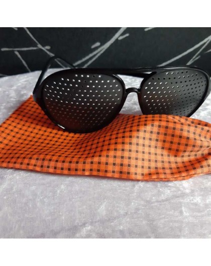 lunettes à trous